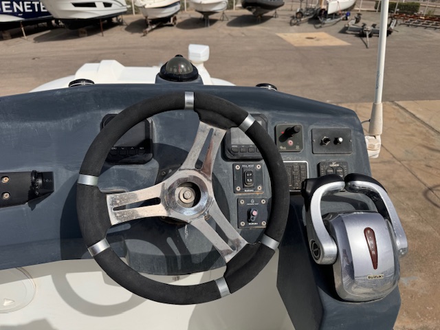 slider 12 Beneteau Barracuda 9